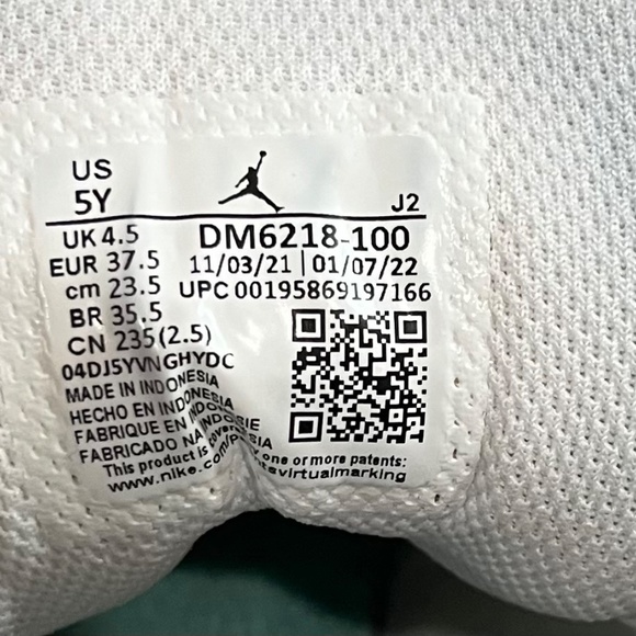 Nike Air Jordan 1 Mid SE GS White Teal Retro DM6218-100 - SIZE 5Y = 7 WOMENS - Picture 12 of 12